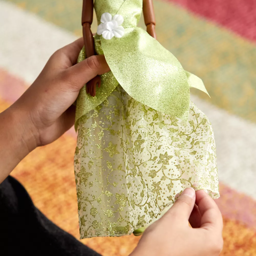 Disney Store Poupée Classique Tiana, La Princesse Et La Grenouille 5 Disney Store Poupée Classique Tiana, La Princesse Et La Grenouille – Image 5