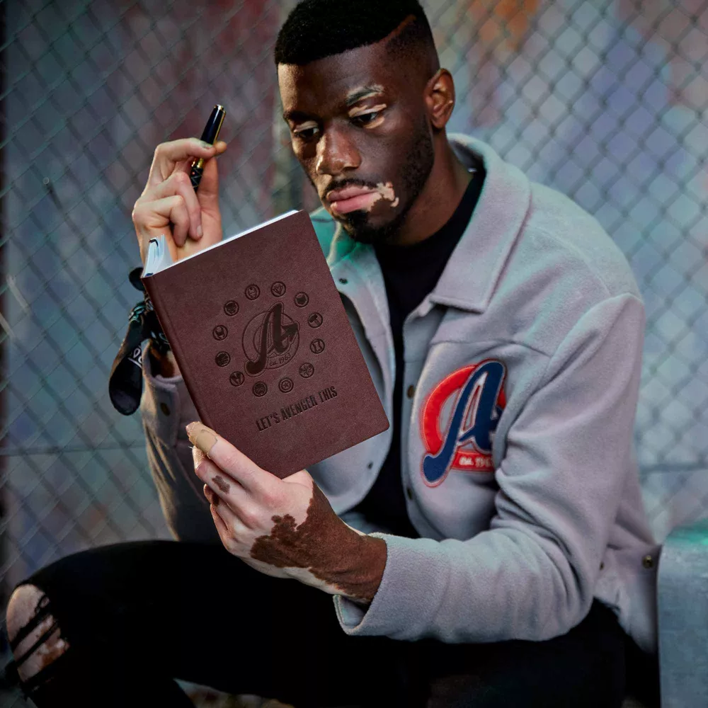 The Prince's Trust Carnet Avec Stylo Avengers Par Aisha Qureshi 2 The Prince's Trust Carnet Avec Stylo Avengers Par Aisha Qureshi – Image 2