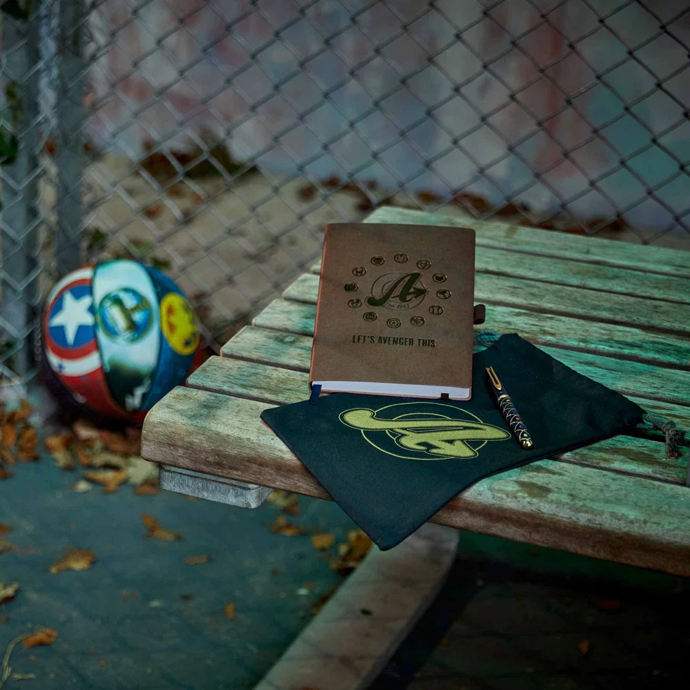 The Prince's Trust Carnet Avec Stylo Avengers Par Aisha Qureshi 3 The Prince's Trust Carnet Avec Stylo Avengers Par Aisha Qureshi – Image 3