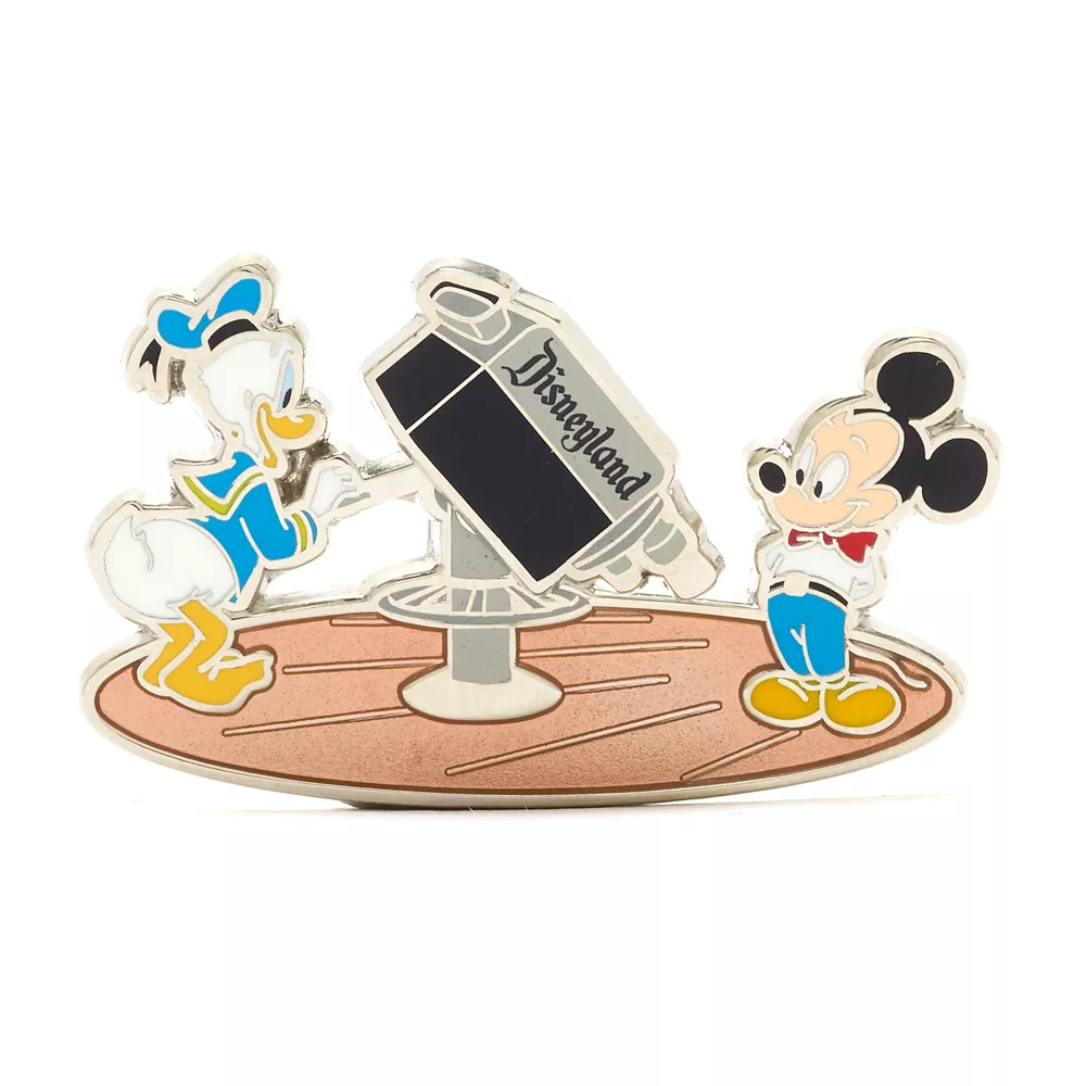 Pin's Mickey Et Donald En édition Limitée Walt Disney's Disneyland Disney100 Eras 2 Pin's Mickey Et Donald En édition Limitée Walt Disney's Disneyland Disney100 Eras – Image 2